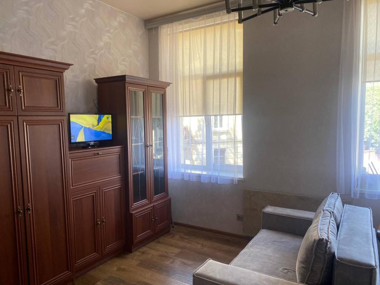 Апартаменти На Вулиці Антоновича ลวีฟ ภายนอก รูปภาพ